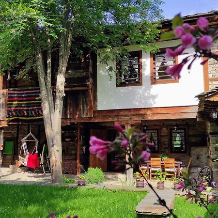 Kalinia Guesthouse B&B Kovachevitsa Bagian luar foto