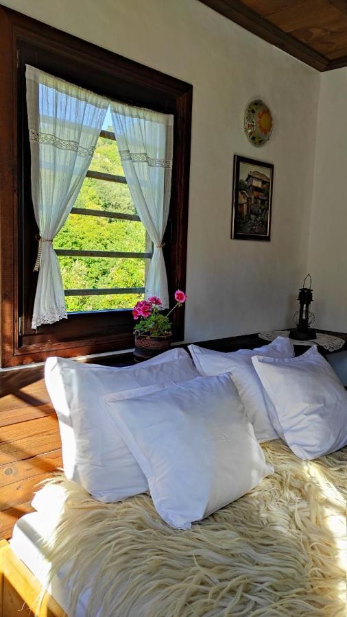 Kalinia Guesthouse B&B Kovachevitsa Bagian luar foto