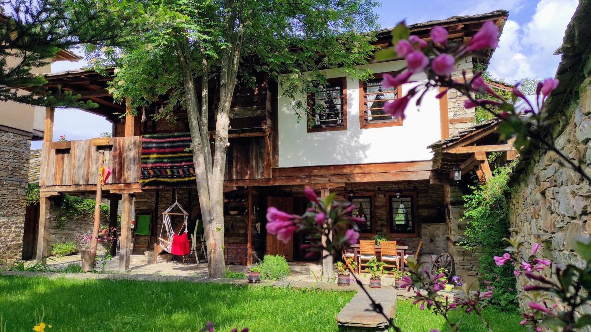 Kalinia Guesthouse B&B Kovachevitsa Bagian luar foto