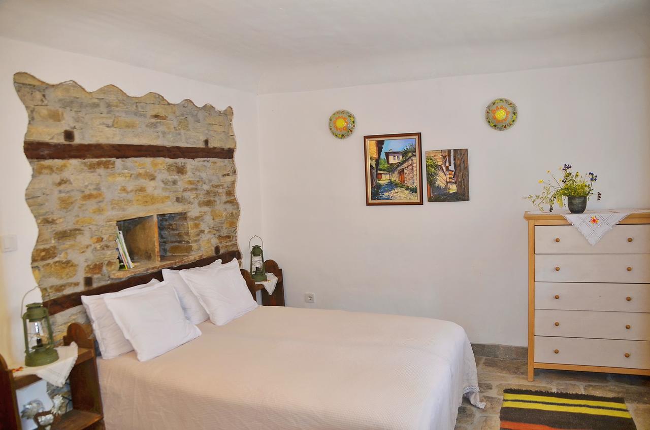 Kalinia Guesthouse B&B Kovachevitsa Bagian luar foto
