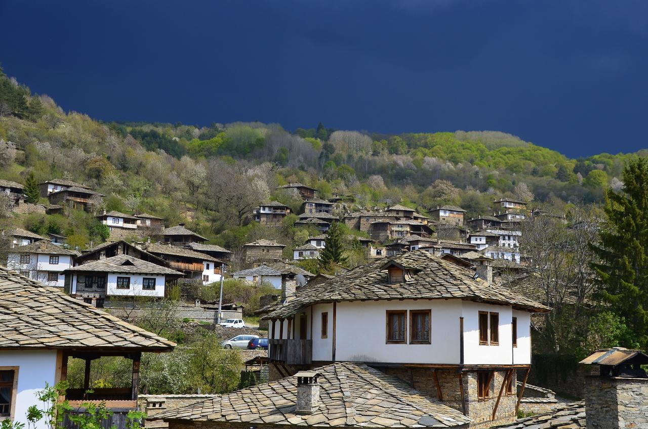 Kalinia Guesthouse B&B Kovachevitsa Bagian luar foto