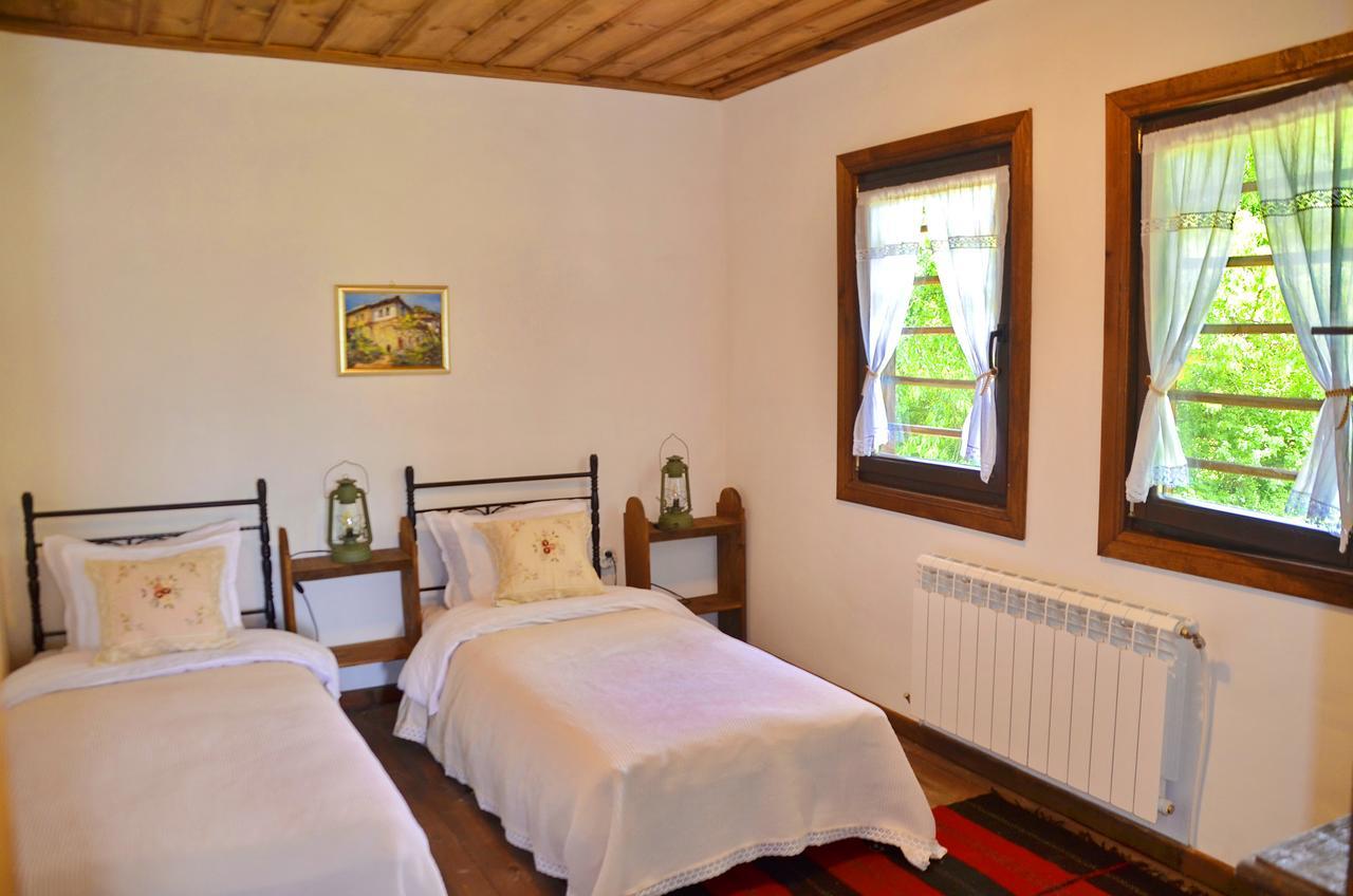 Kalinia Guesthouse B&B Kovachevitsa Bagian luar foto