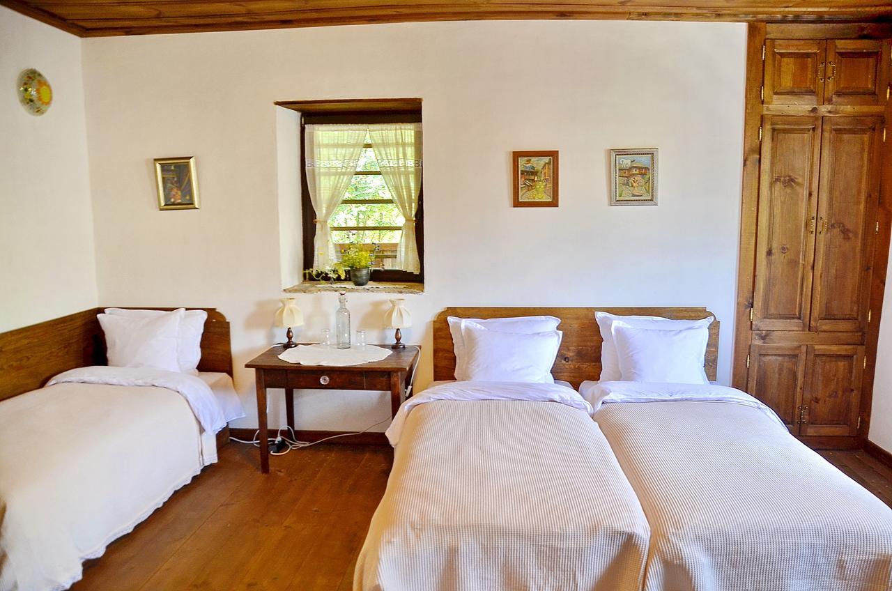 Kalinia Guesthouse B&B Kovachevitsa Bagian luar foto